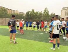 巴(bā)楚县：爷孙三代人的足球梦