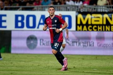 虎扑平台-佛罗伦萨官方：卡利亚里前锋皮科利加盟，据悉转会费总价2700万欧