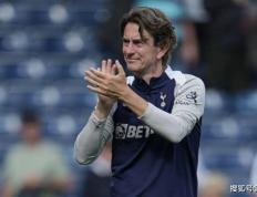 虎扑官网-托特纳姆热刺在三家俱乐部的争夺战中將(jiāng)利兹联视为“新维吉尔·范戴克”