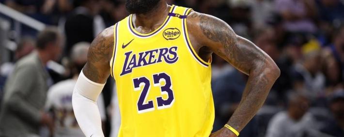 詹姆斯40岁还是联盟前五！科比40岁早就退役多年！