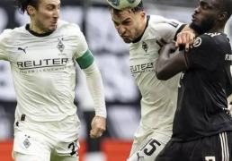 虎扑平台-德国杯前瞻：门兴格拉德巴赫对阵卡尔斯鲁厄