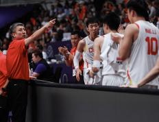 半场领先新西兰，男篮暴走！胡明轩救赎自我，王俊杰真的属于NBA