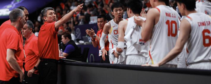 半场领先新西兰，男篮暴走！胡明轩救赎自我，王俊杰真的属于NBA