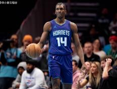 前脚刚被裁掉后脚又要召回，法國(guó)队对于前快船内线的操作不太厚道