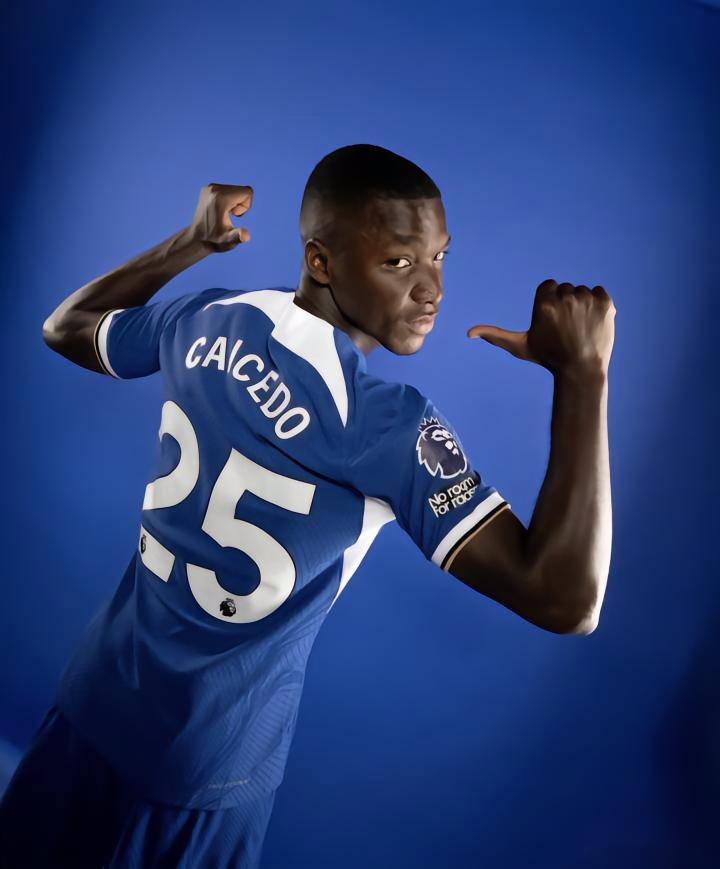 1.1亿，曼联为阿莫林拼死一搏，21岁小将,配成为曼联救世主吗