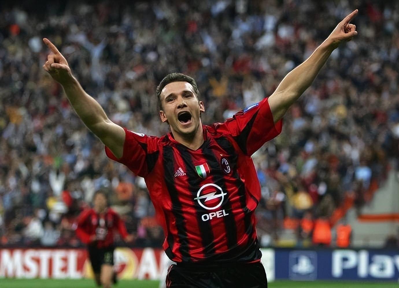 【资料】AC米兰2004-2005赛季欧冠半决赛胜埃因霍温,决赛负利物浦【AC米兰资料】【足球资料】