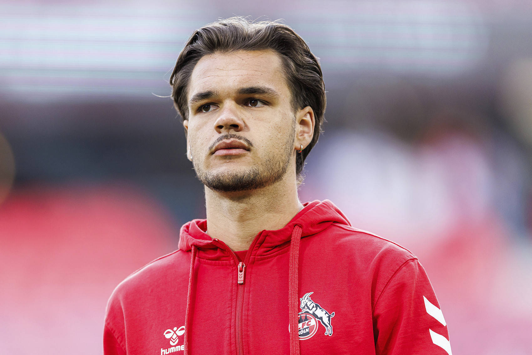 记者:霍芬海姆仍考虑引进芬克格拉夫,斯图加特也在关注球员