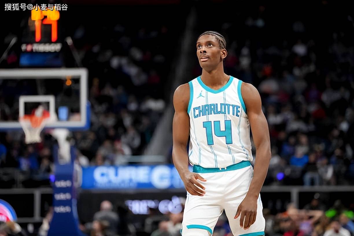 前脚刚被裁掉后脚又要召回,法國(guó)队对于前快船内线的操作不太厚道