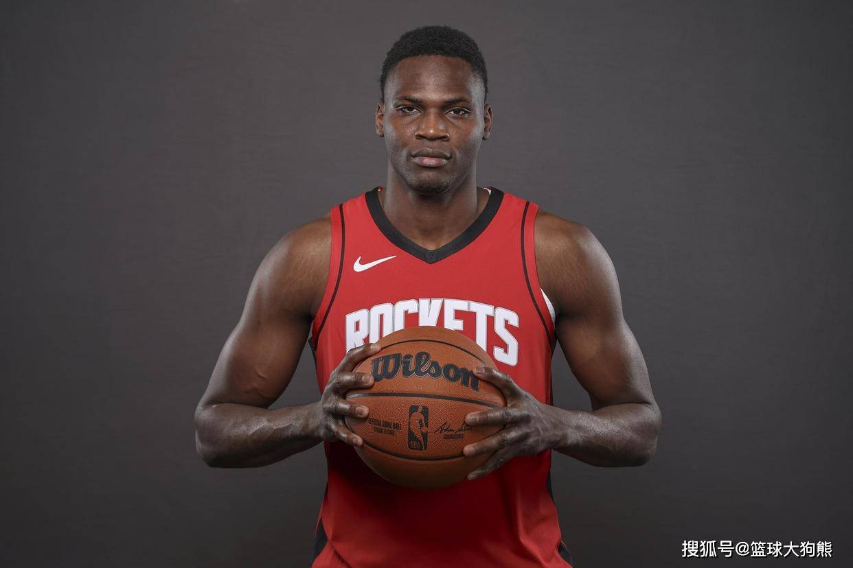 虎扑首页-定了!斯通拒绝2年450万合同,24岁中锋告别火箭队!东部劲旅捡漏