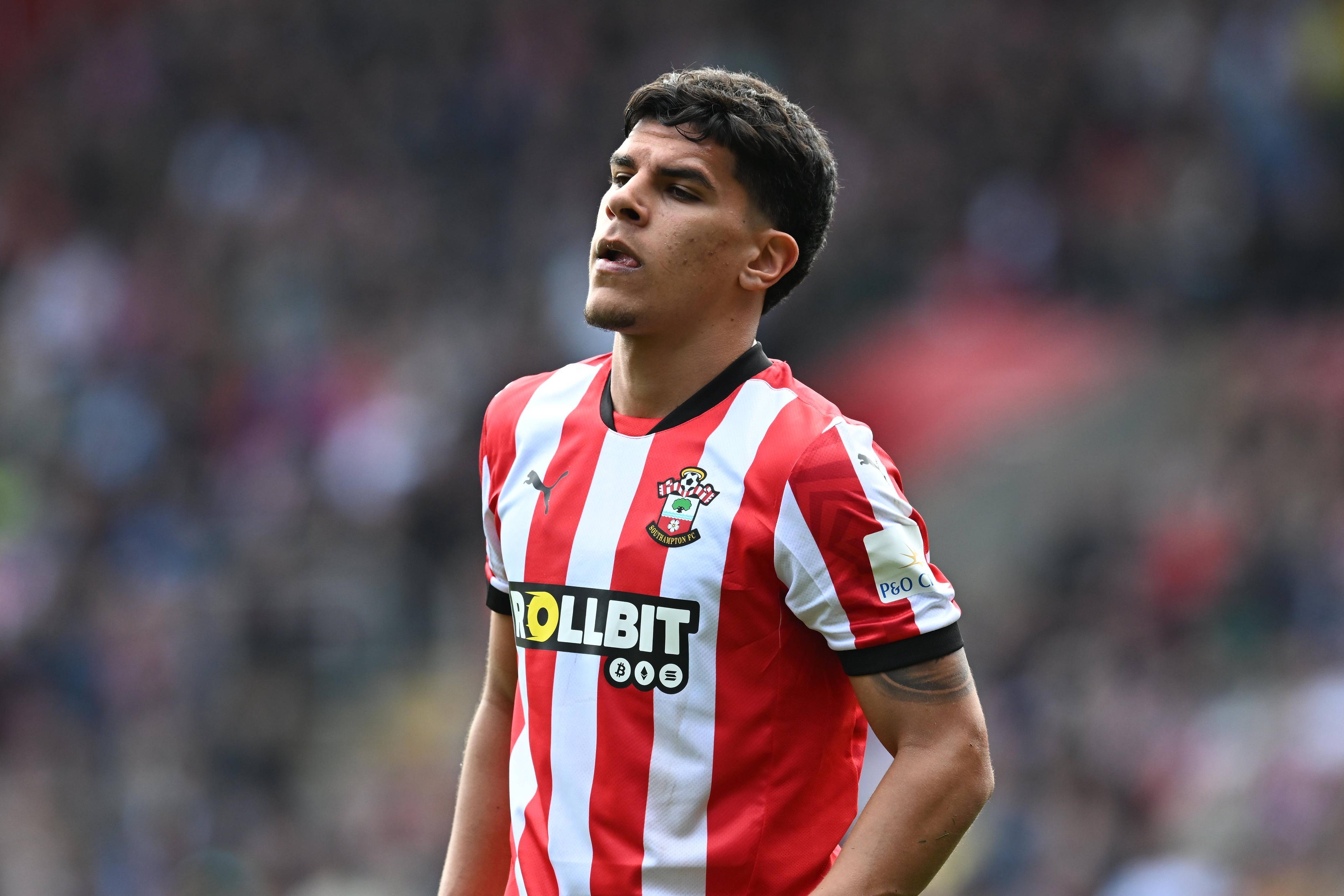 虎扑首页-记者：马竞与西汉姆争夺南安普(pǔ)顿中场马特乌斯-费尔南德斯