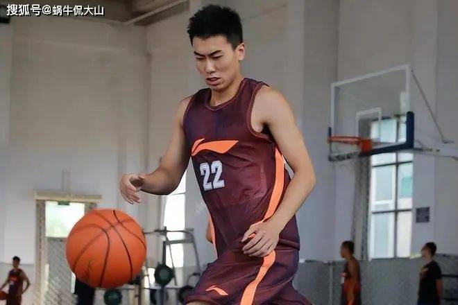 虎扑下载-剛(gāng)好十年過(guò)去了(le)，CBA历史上首位选秀状元方(fāng)君磊，如今身(shēn)在何方(fāng)？