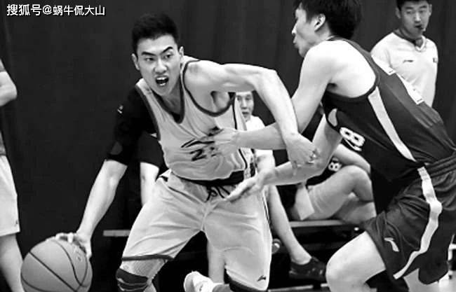 虎扑下载-剛(gāng)好十年過(guò)去了(le)，CBA历史上首位选秀状元方(fāng)君磊，如今身(shēn)在何方(fāng)？