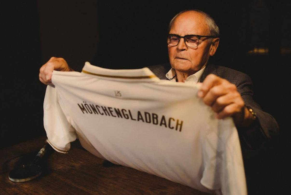 虎扑NBA-门兴格拉德巴赫发布125周年紀(jì)念版球衣