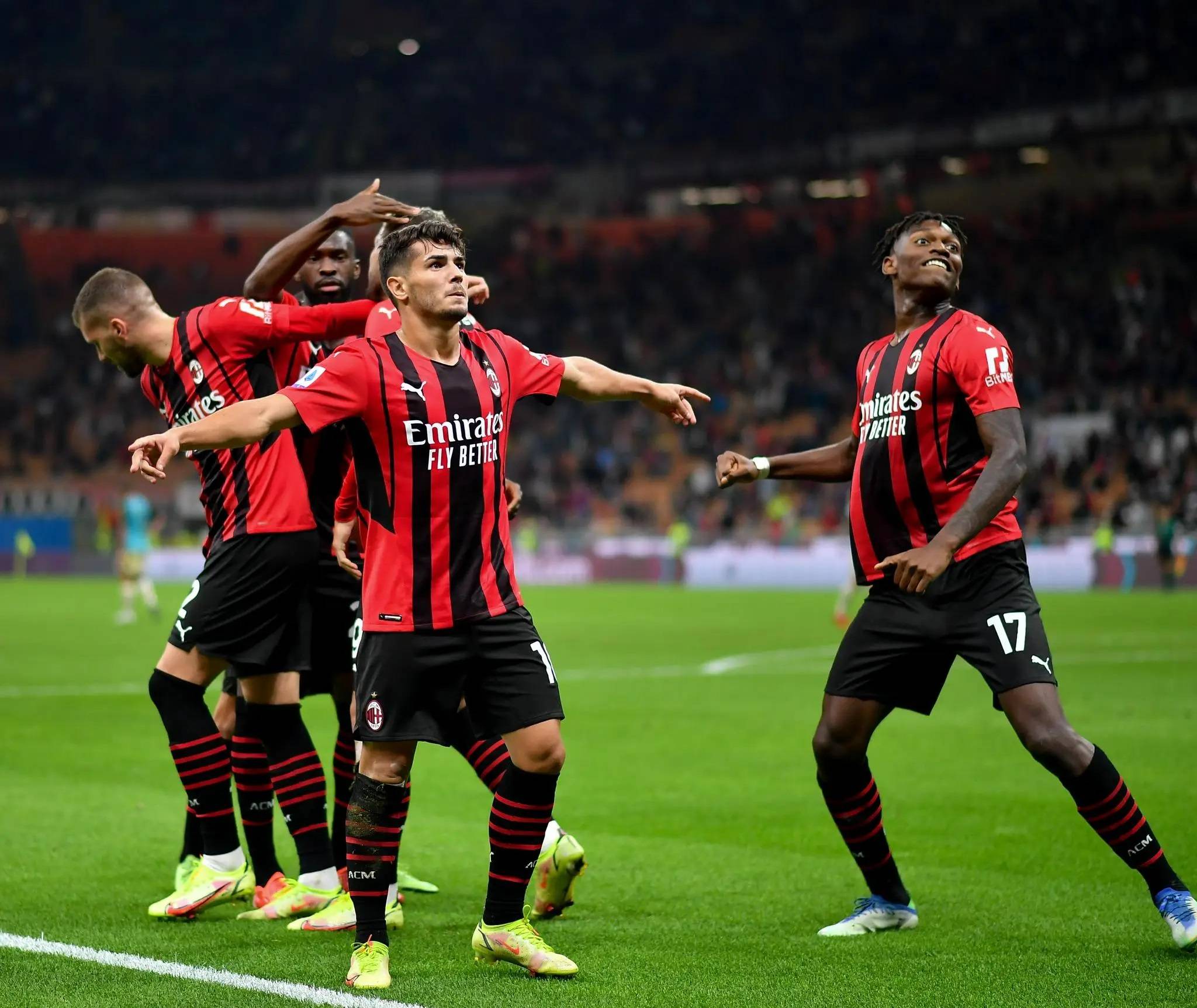 虎扑NBA-意甲-莱切(qiè)1-2米兰：巧妇难为无米之炊！囧叔执教的米兰陷入睏(kùn)境|前瞻