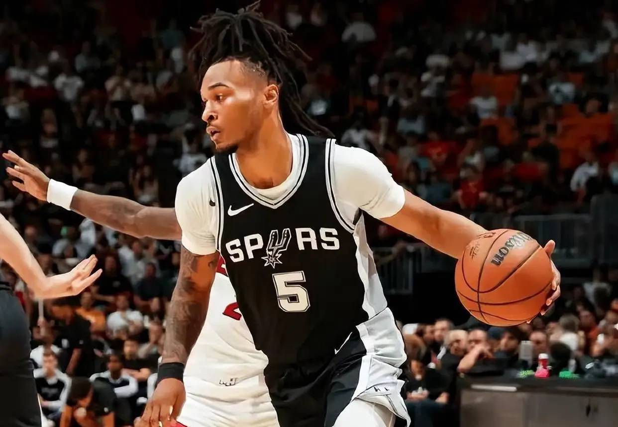 虎扑app-再见威尔逊!篮网、马刺、火箭酝酿三方交易,1米(mǐ)98后卫空降布鲁克林