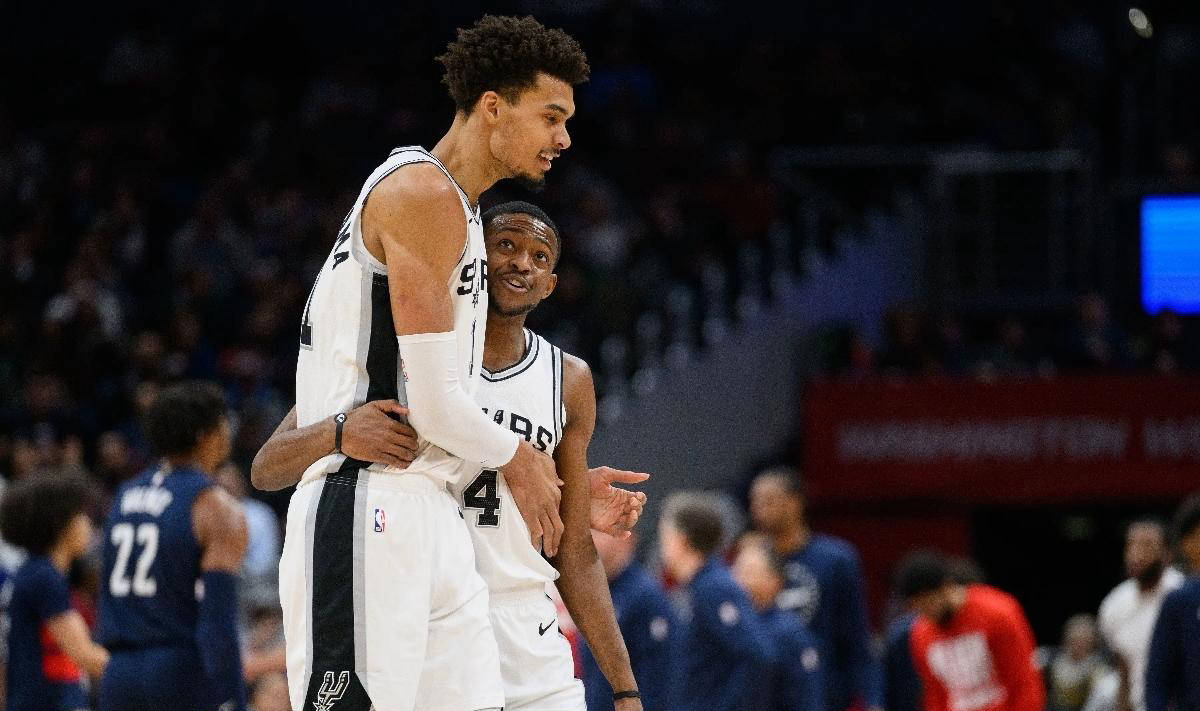 虎扑NBA-圣安东尼奥马刺续约达龙福尅(kè)斯，薪水或有变动