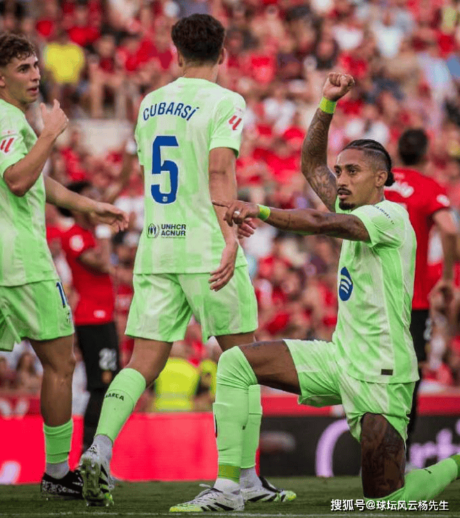 虎扑下载-西甲战火重燃，巴萨3-0大胜马洛卡，马洛卡两人染红吞苦果