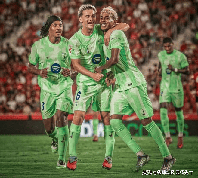 虎扑下载-西甲战火重燃，巴萨3-0大胜马洛卡，马洛卡两人染红吞苦果