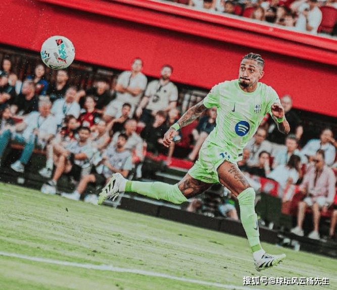 虎扑下载-西甲战火重燃，巴萨3-0大胜马洛卡，马洛卡两人染红吞苦果