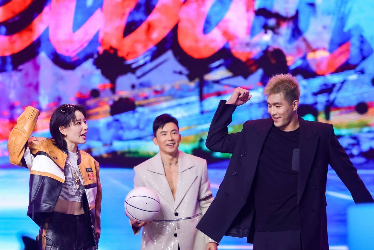 虎扑中国-胡金秋：为中国篮球拼尽全力 希望中国篮球越(yuè)來(lái)越(yuè)好