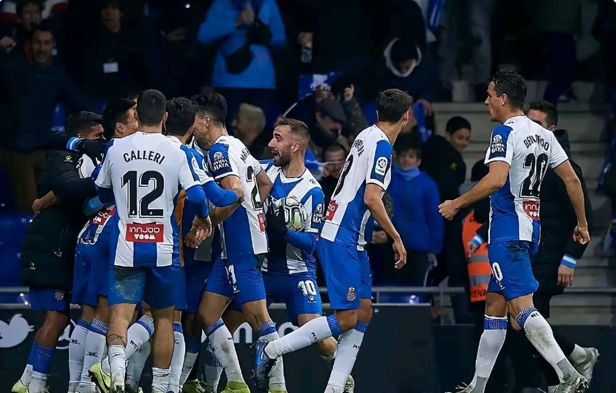 虎扑官网-西甲联赛西班牙人 2-2 瓦伦西亚