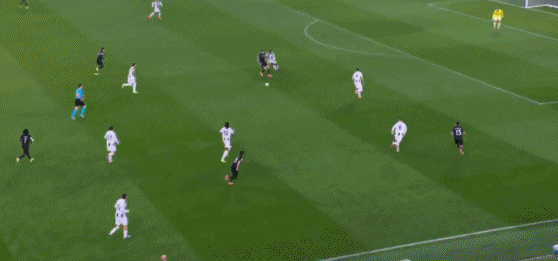 虎扑下载-弗拉霍维奇破门比肩C羅(luó)，尤(yóu)文图斯1-1葡萄牙体育，欧冠一胜难求