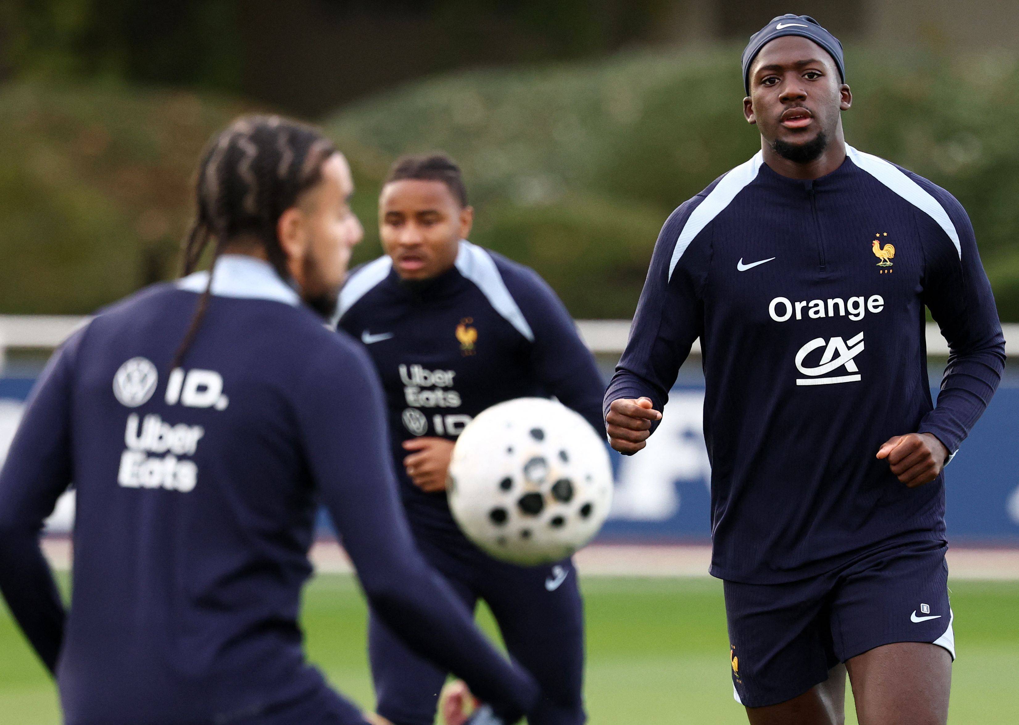 虎扑社区-(外代(dài)二线)足球——世预赛:法国队备战