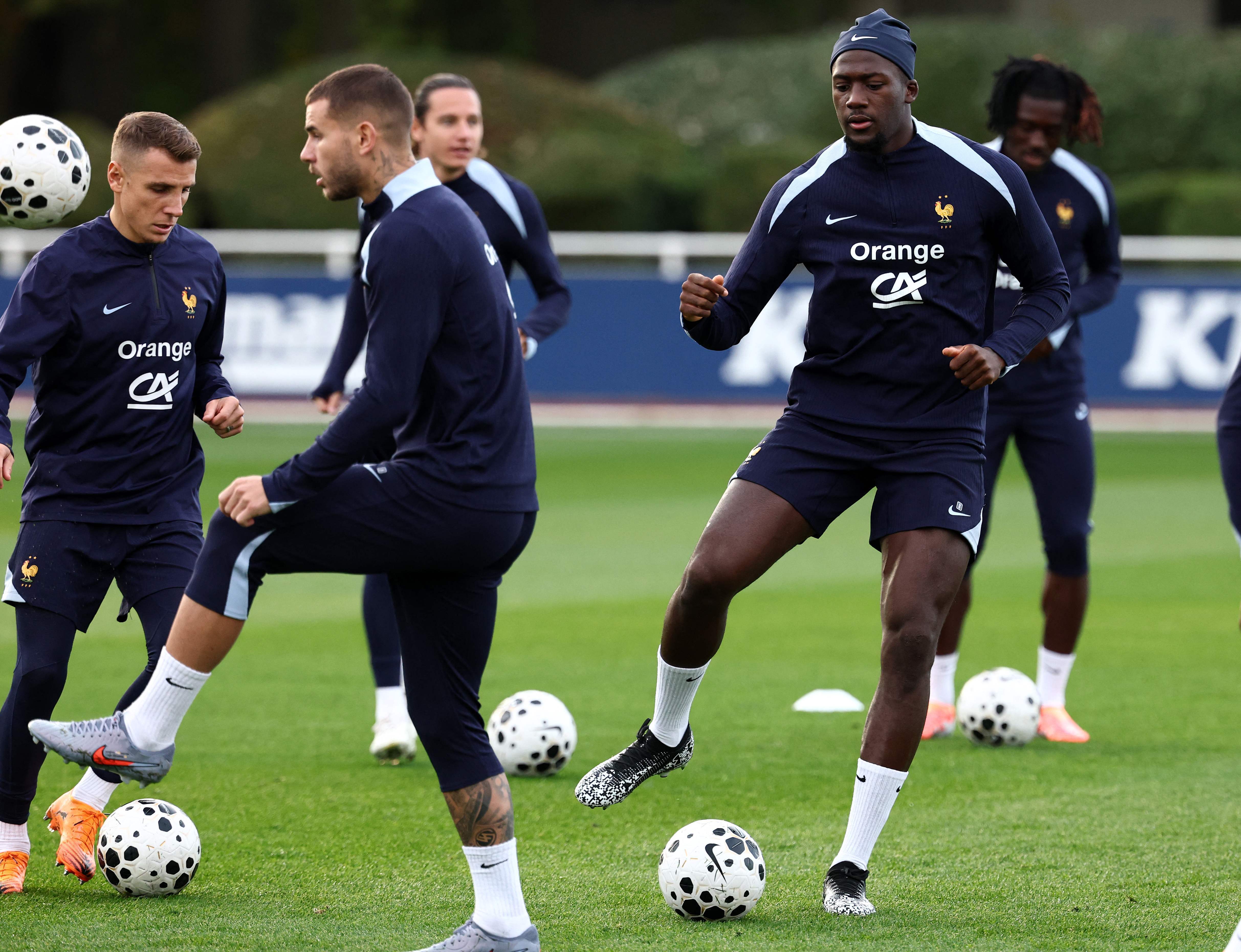 虎扑社区-(外代(dài)二线)足球——世预赛:法国队备战