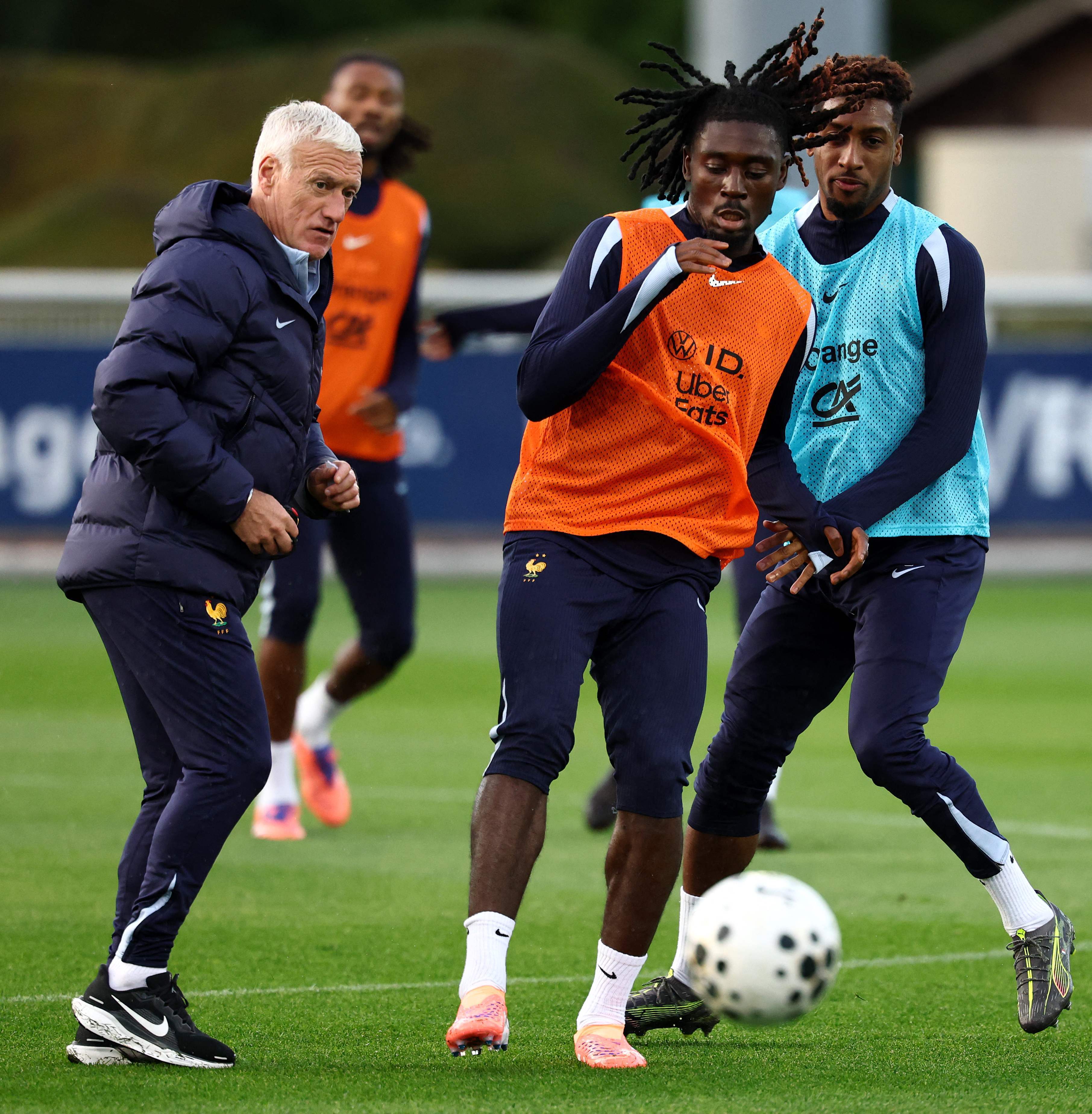 虎扑社区-(外代(dài)二线)足球——世预赛:法国队备战