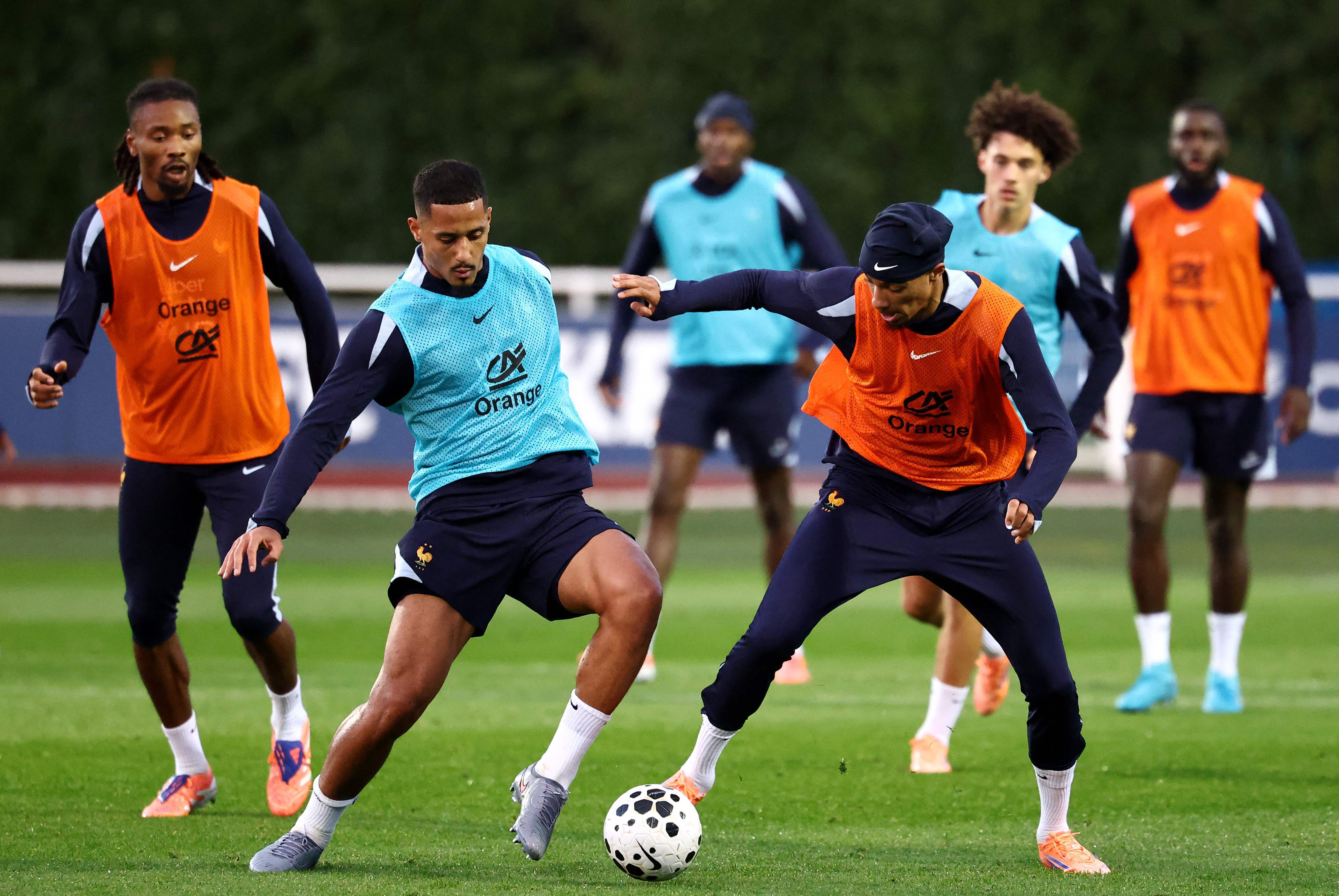 虎扑社区-(外代(dài)二线)足球——世预赛:法国队备战