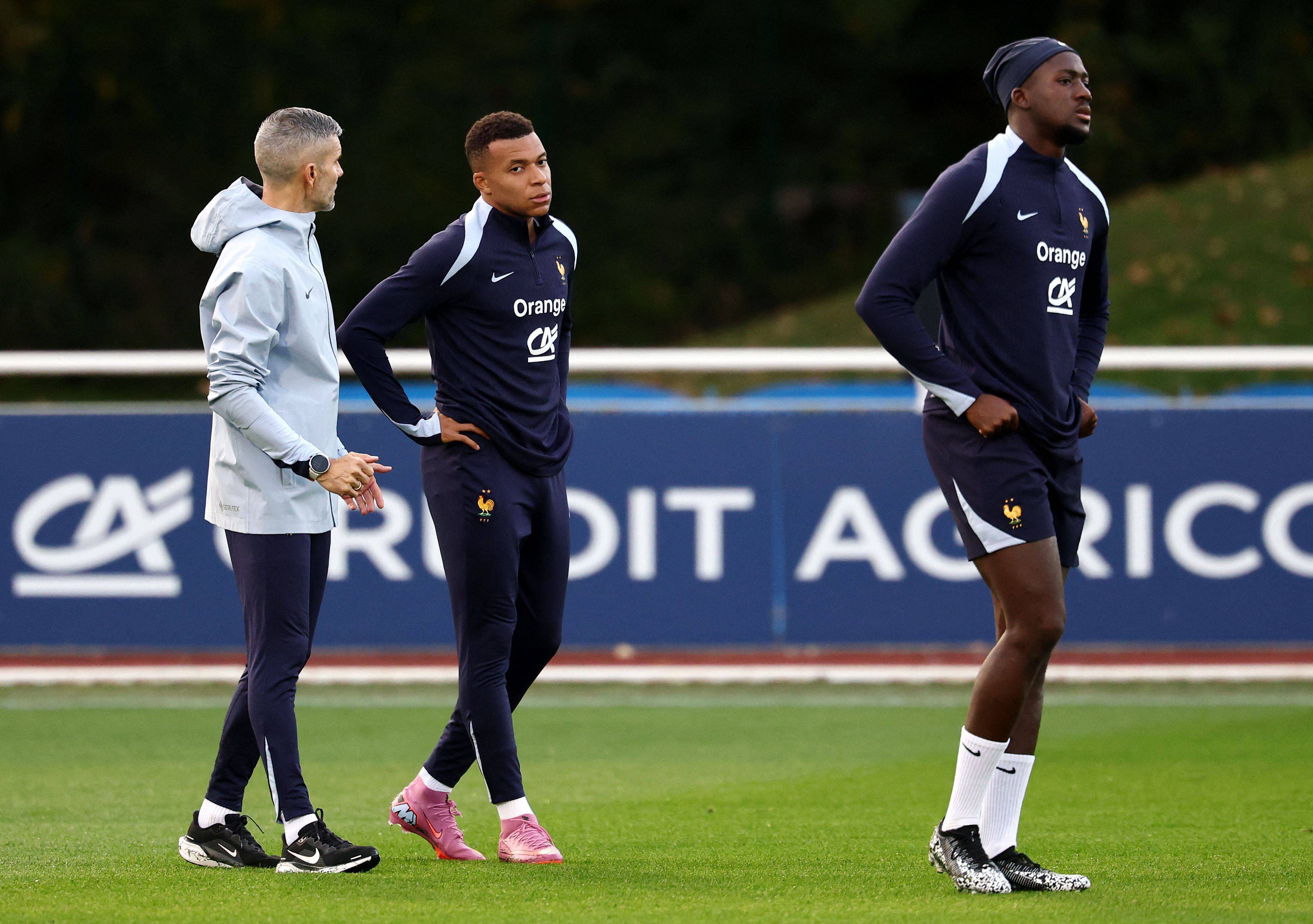 虎扑社区-(外代(dài)二线)足球——世预赛:法国队备战