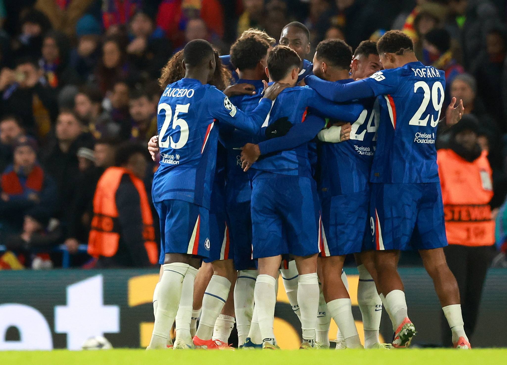 虎扑app-（外(wài)代二线）足球——欧冠联赛：切尔西胜巴萨