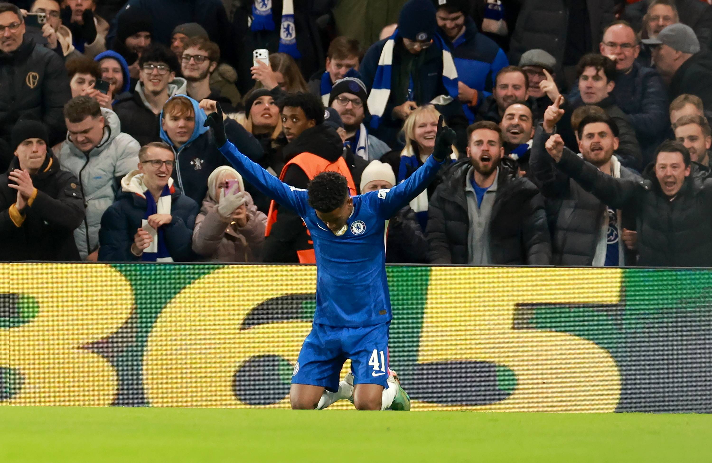 虎扑app-（外(wài)代二线）足球——欧冠联赛：切尔西胜巴萨