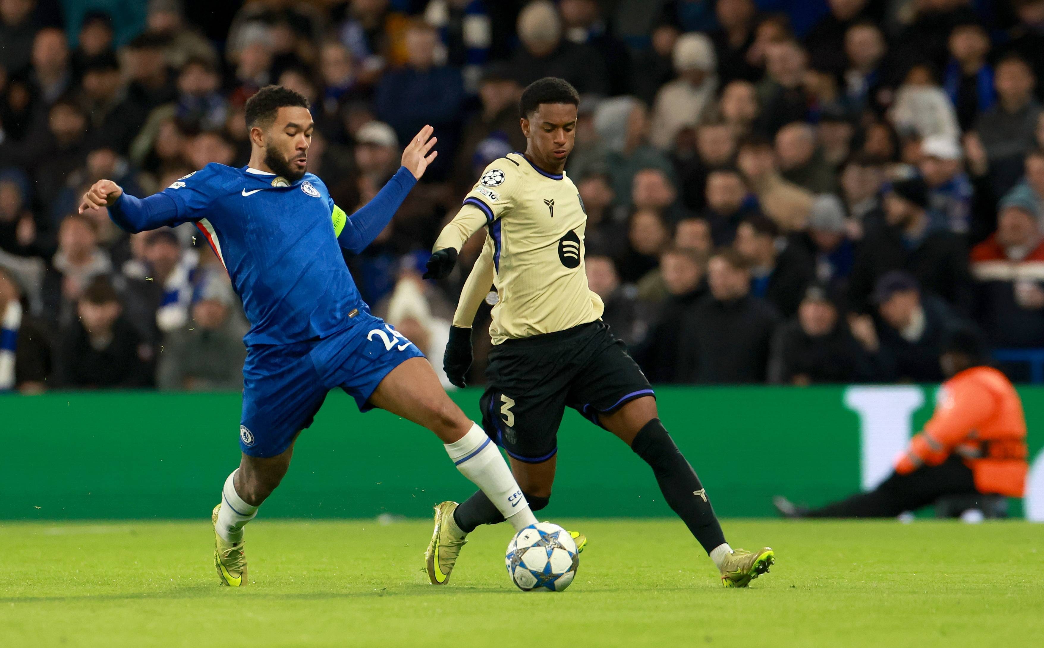 虎扑app-（外(wài)代二线）足球——欧冠联赛：切尔西胜巴萨