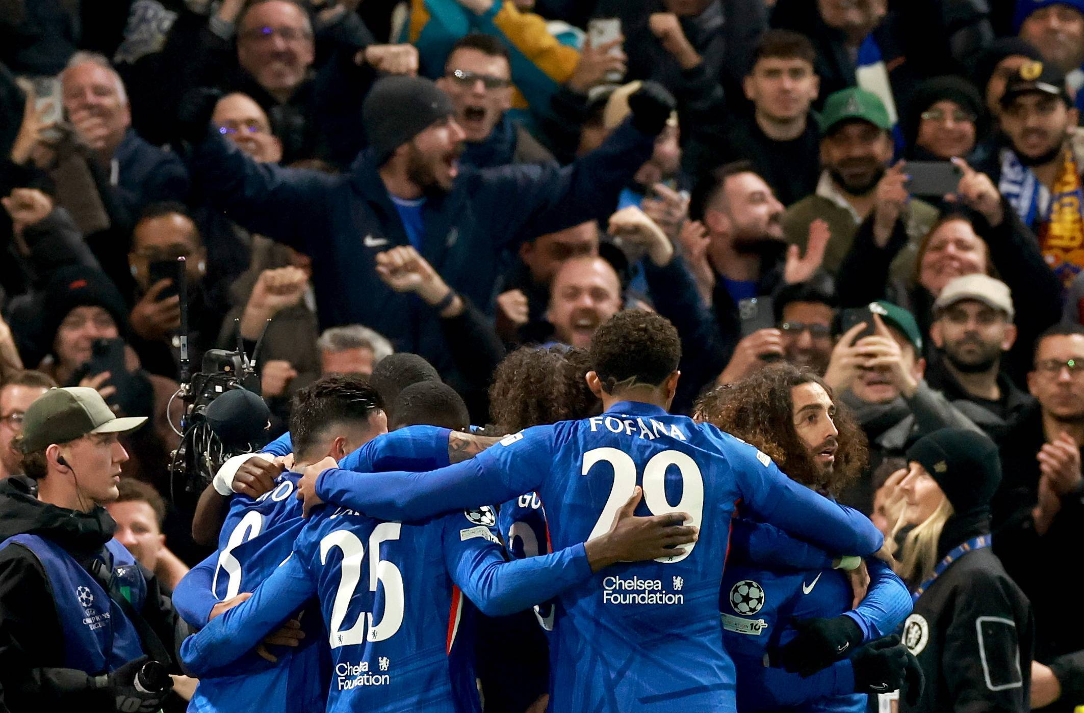 虎扑app-（外(wài)代二线）足球——欧冠联赛：切尔西胜巴萨